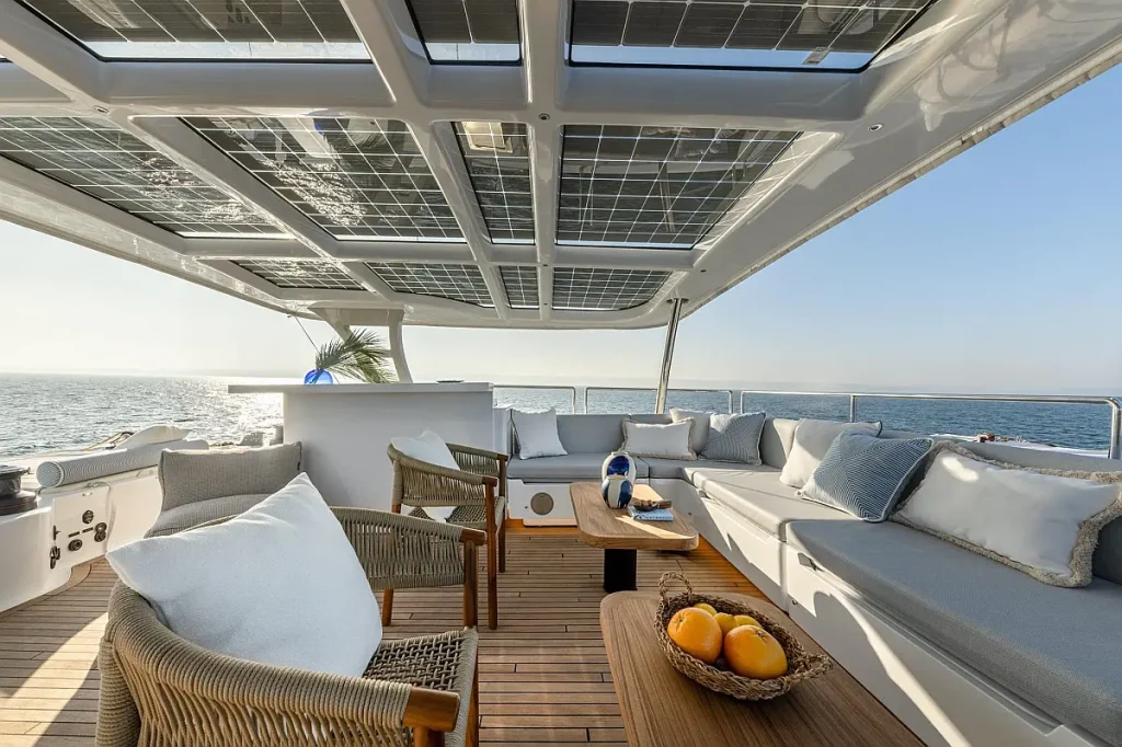 T&T TRAVEL 2025-sunreef-60-sailing-spice-of-life-sail_3