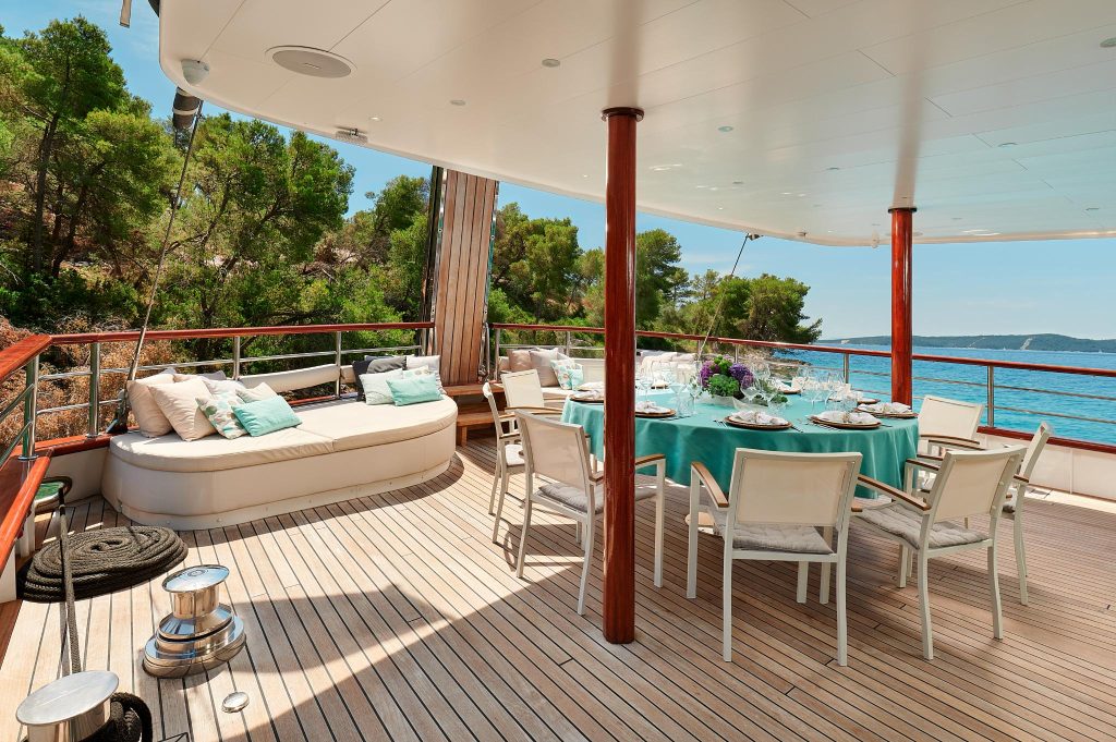 T&T TRAVEL BOUTIQUE MY CORSARIO 44