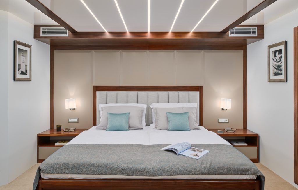 T&T TRAVEL BOUTIQUE MY CORSARIO 45