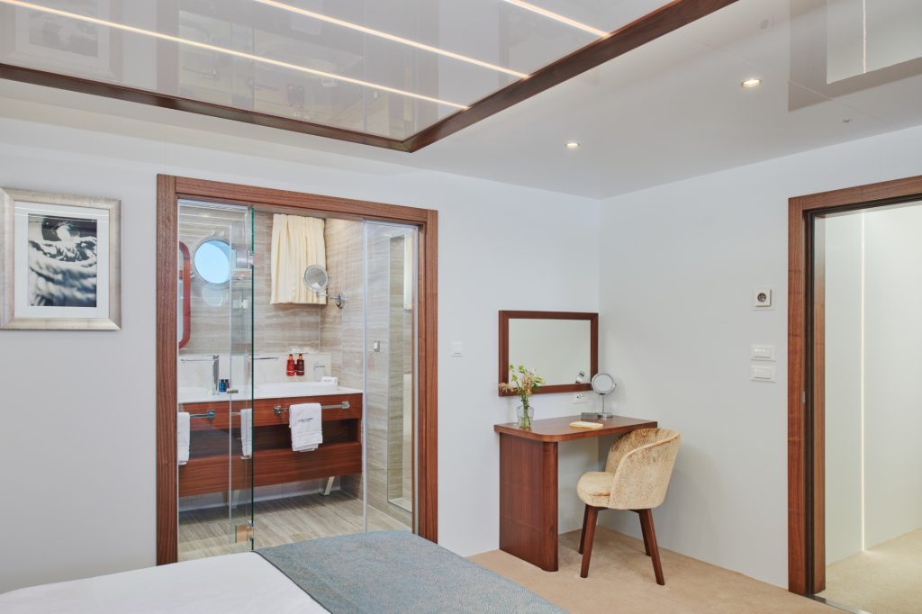 T&T TRAVEL BOUTIQUE MY CORSARIO 47
