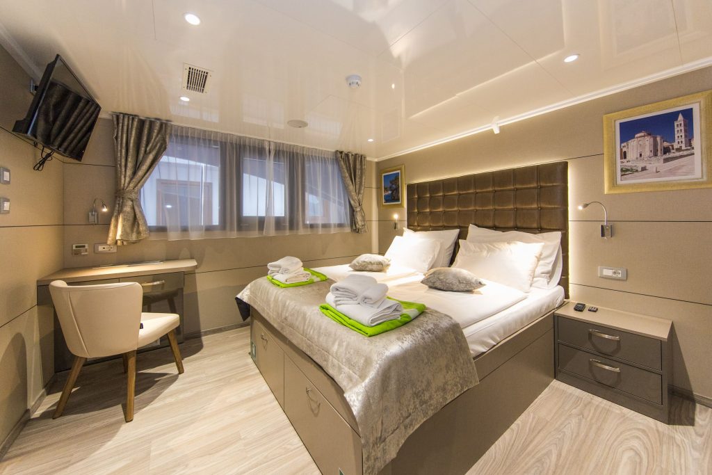 MS Ambassador - Amb-Cabin-Main-Deck-9