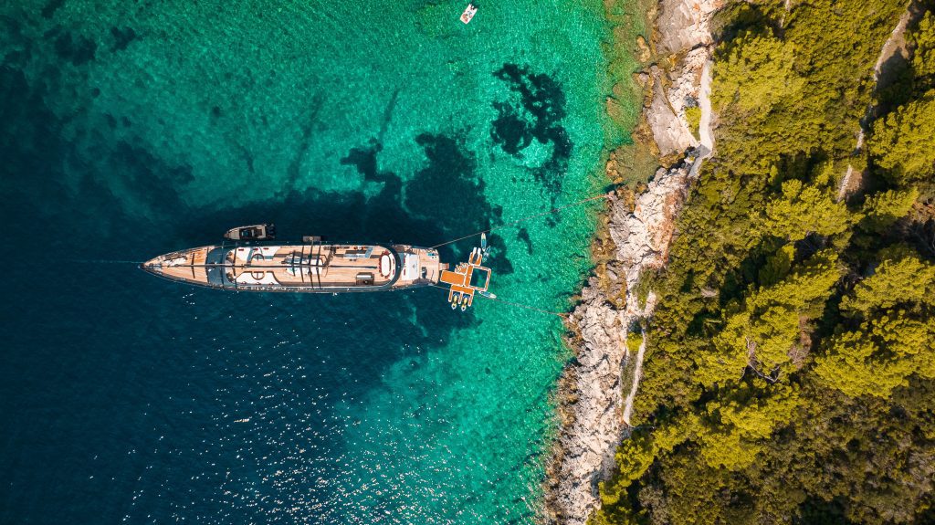 ReposadoYacht5