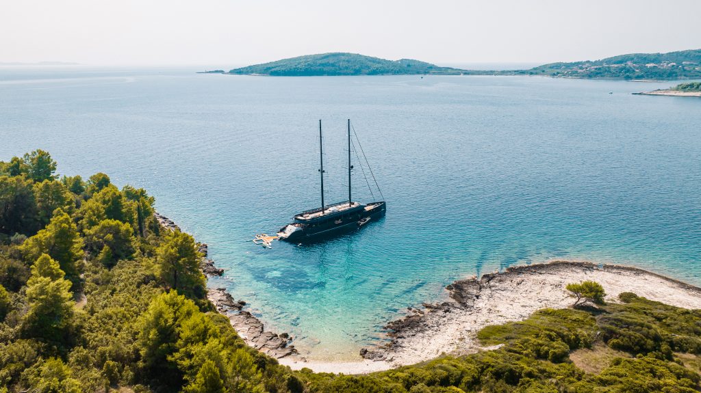 ReposadoYacht6