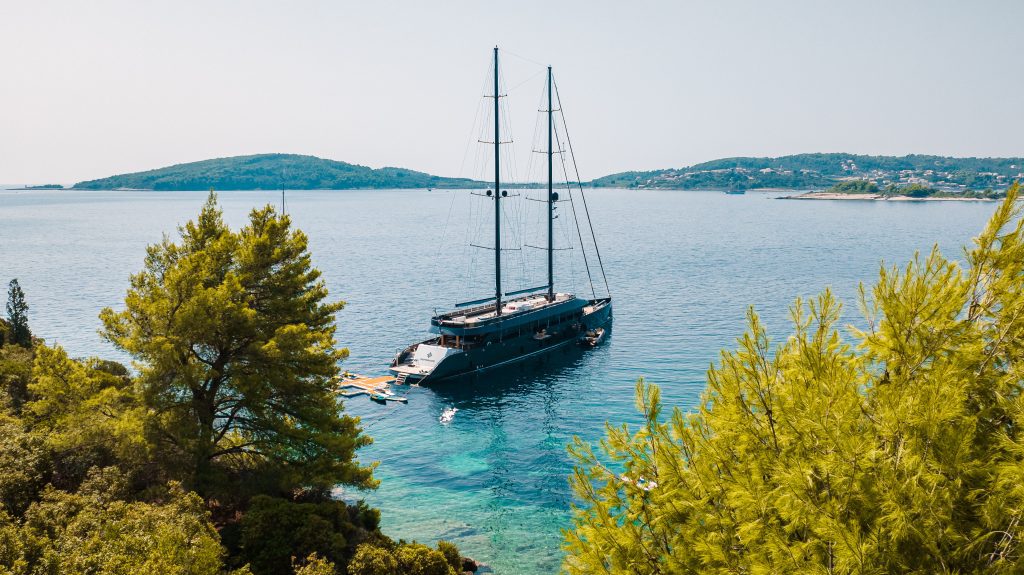 ReposadoYacht8