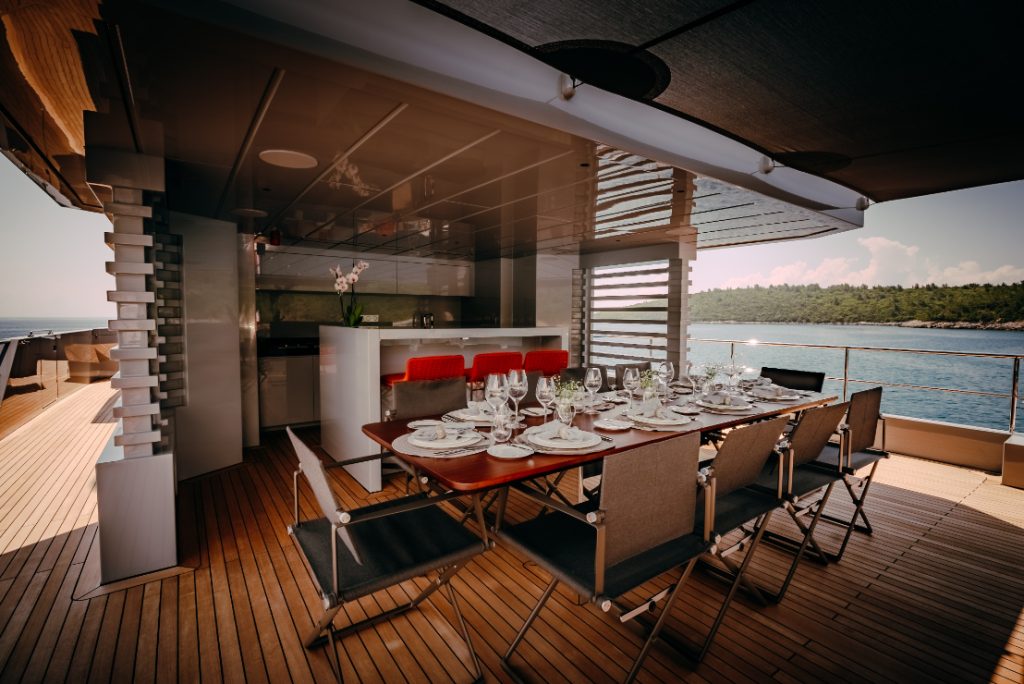 T&T TRAVEL BOUTIQUE Carmen_Exterior_Upperdeck_Sky lounge7