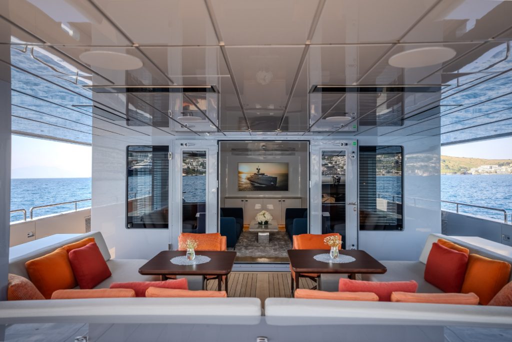 T&T TRAVEL BOUTIQUE Carmen_Lounge Aft Deck3