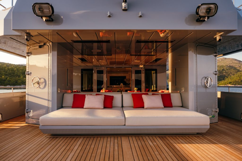 T&T TRAVEL BOUTIQUE Carmen_Lounge Beach Club2